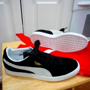 Puma Suede Classic XXI Size 10 Mens Black/White